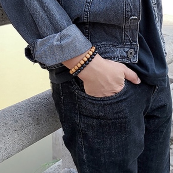 Set of 5 Natural Wood bracelets - Picture 3 of 4